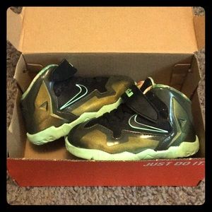 Lebron XI (TD) size 5c Nike
